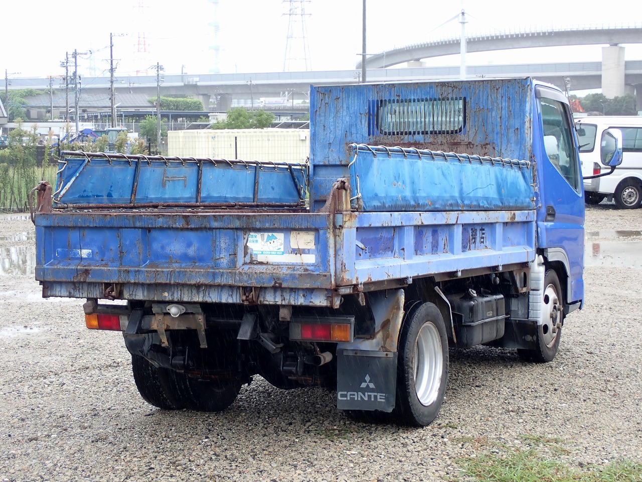 MITSUBISHI Canter