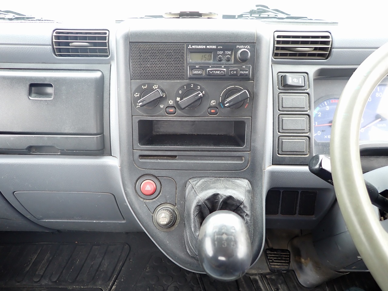 MITSUBISHI Canter