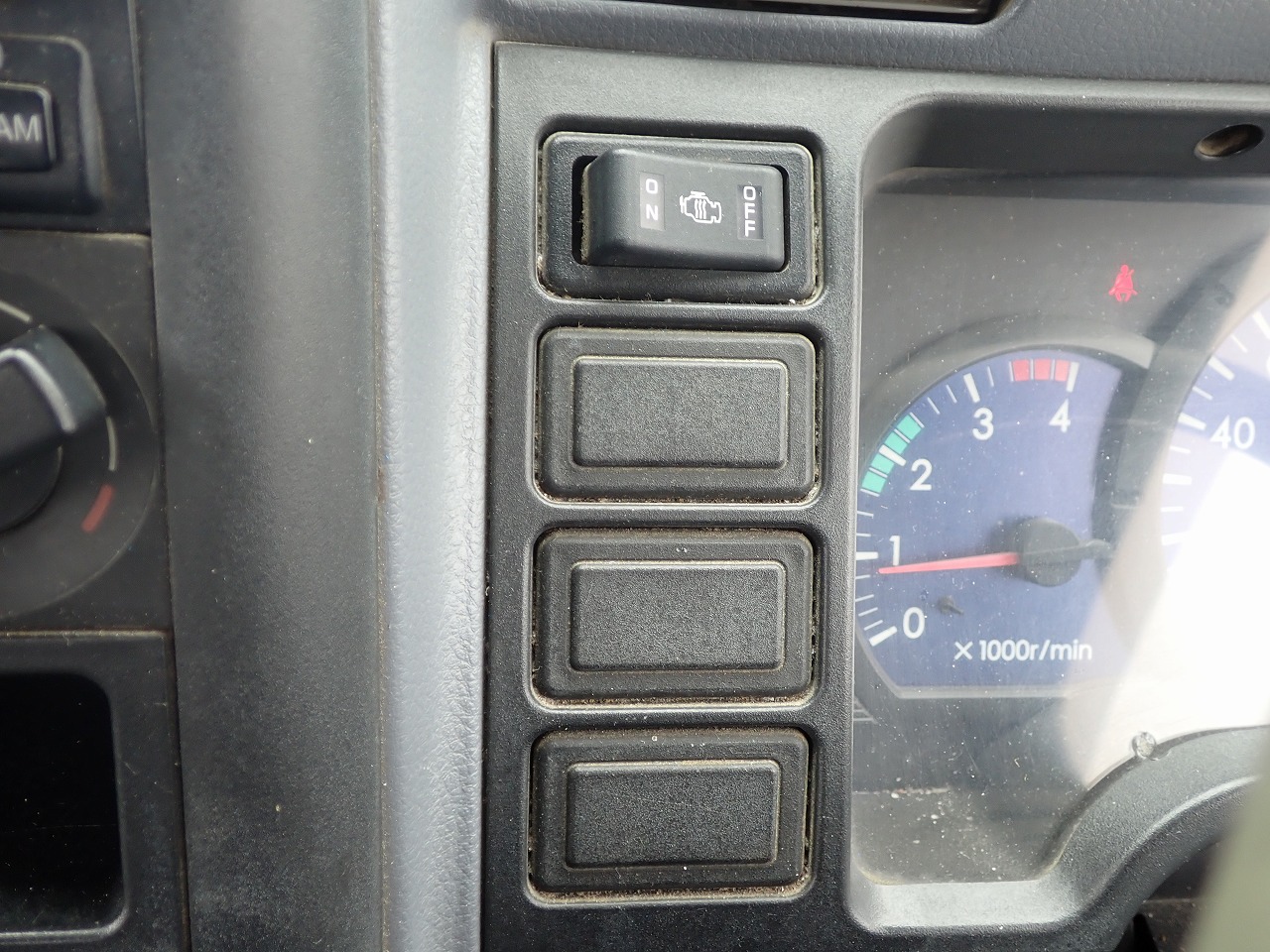 MITSUBISHI Canter
