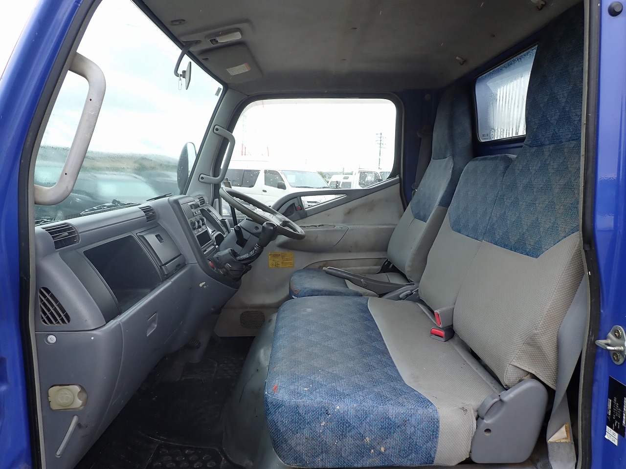 MITSUBISHI Canter