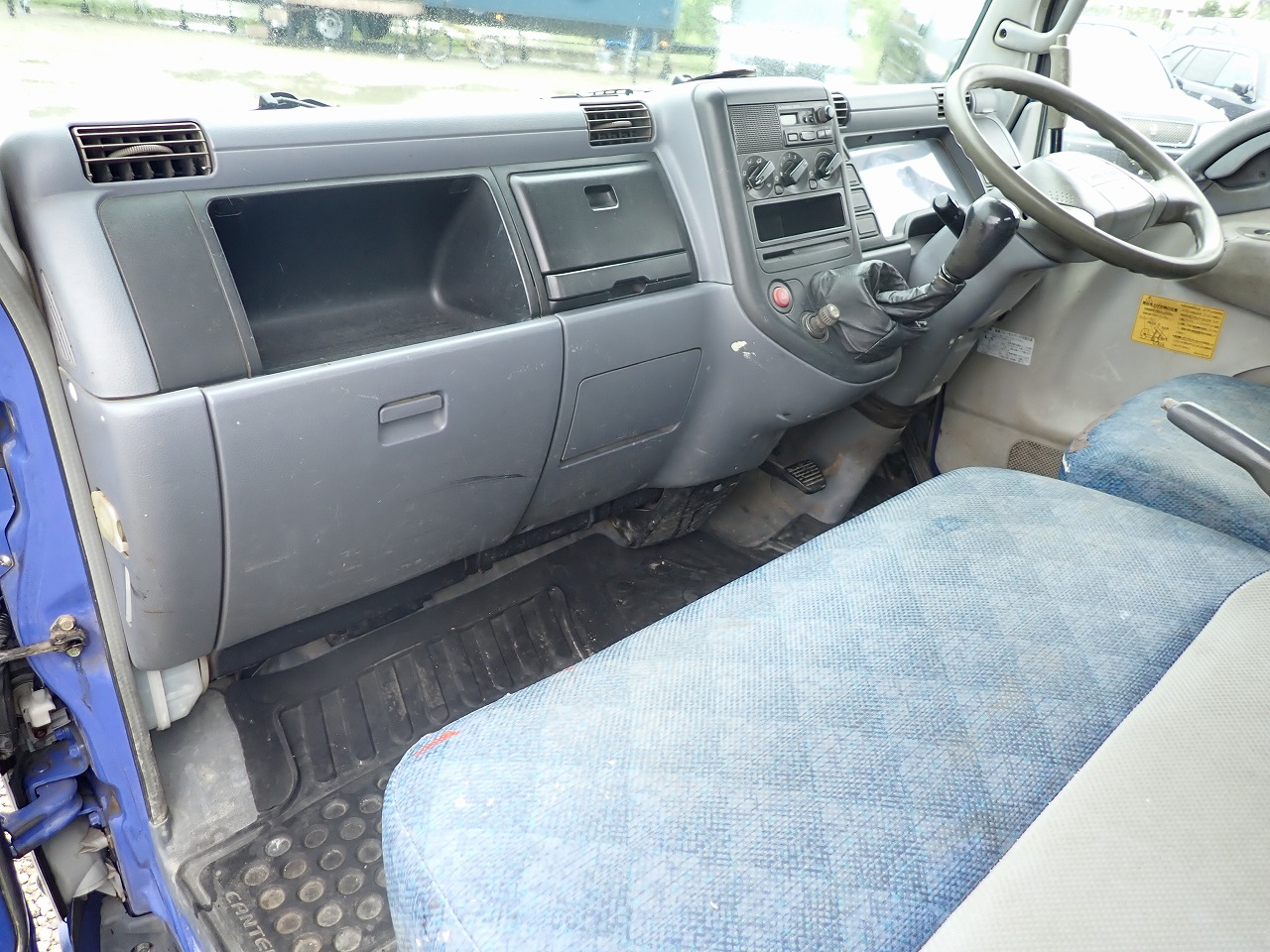 MITSUBISHI Canter