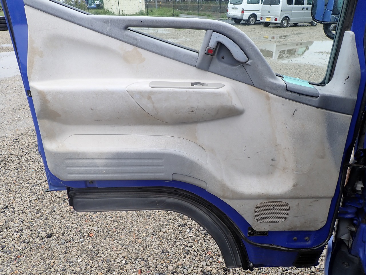 MITSUBISHI Canter