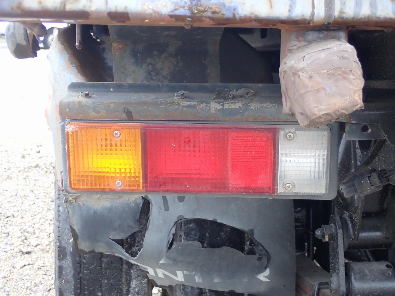 MITSUBISHI Canter