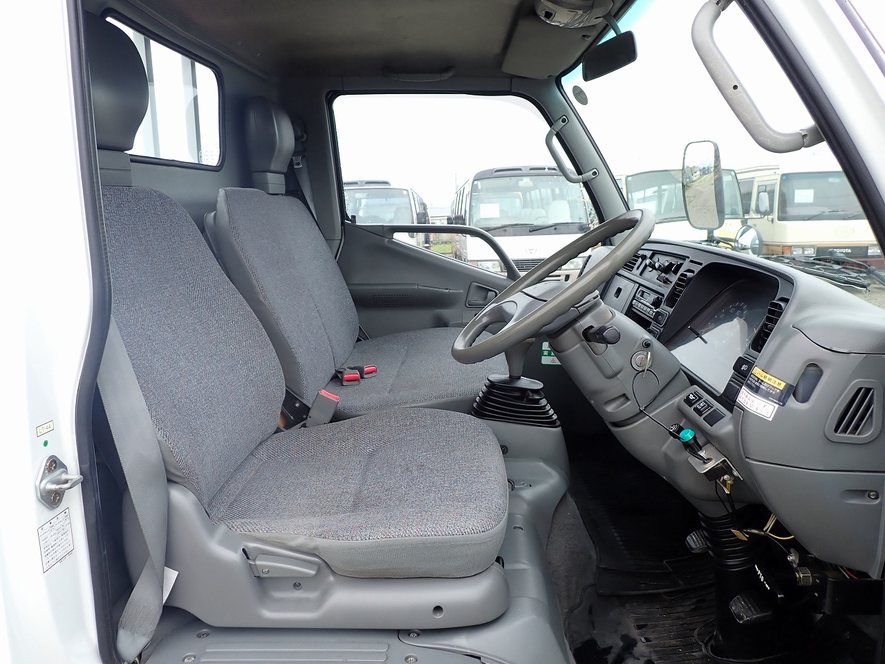 MITSUBISHI Canter