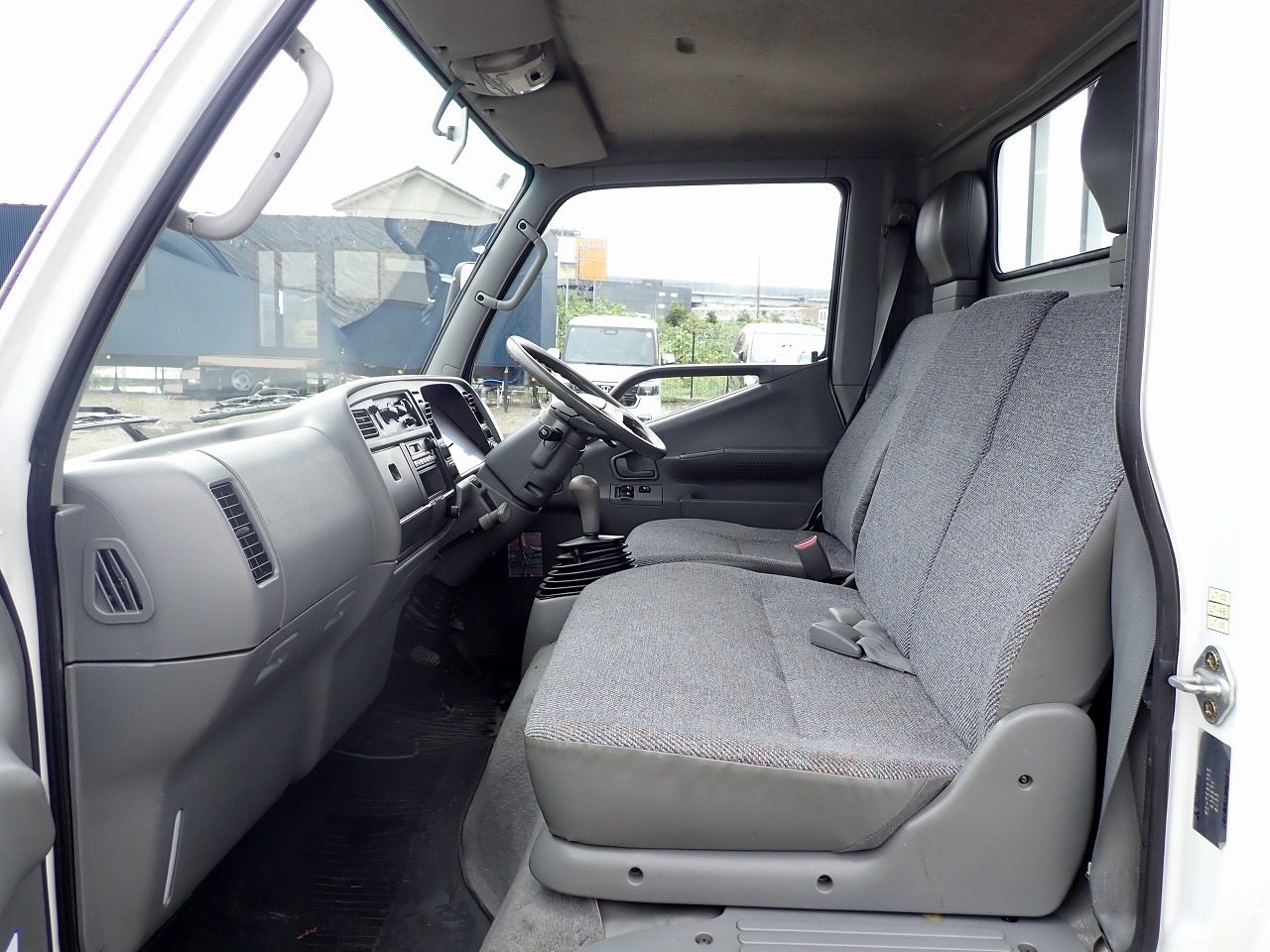 MITSUBISHI Canter