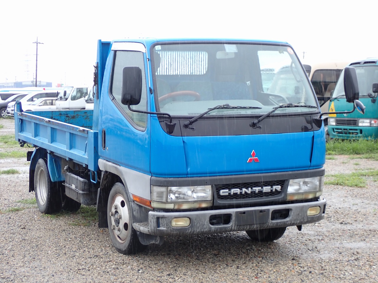 MITSUBISHI Canter