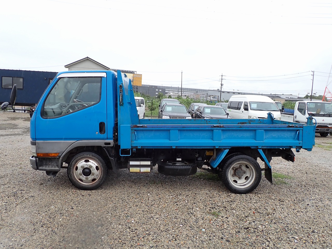 MITSUBISHI Canter
