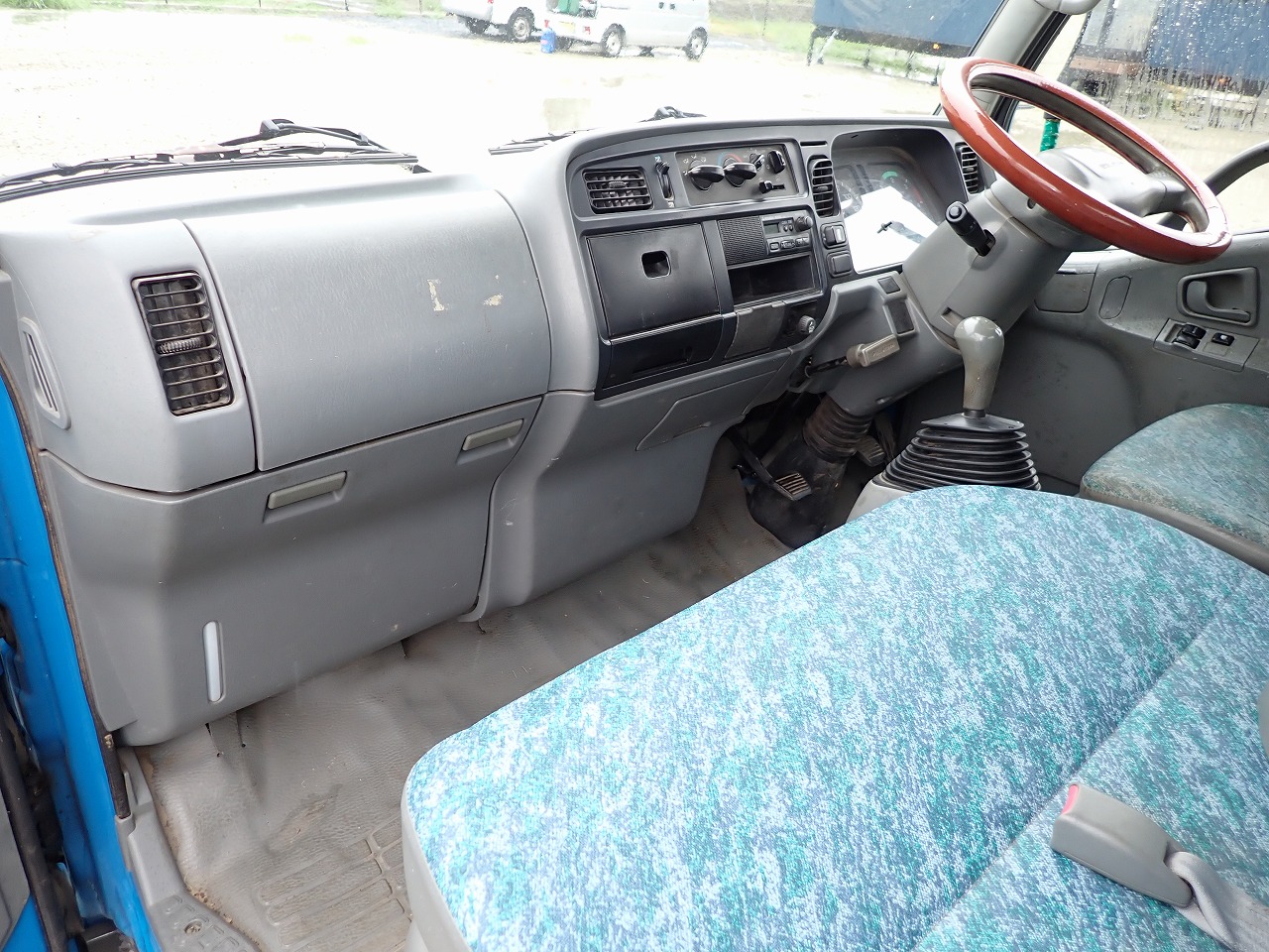 MITSUBISHI Canter
