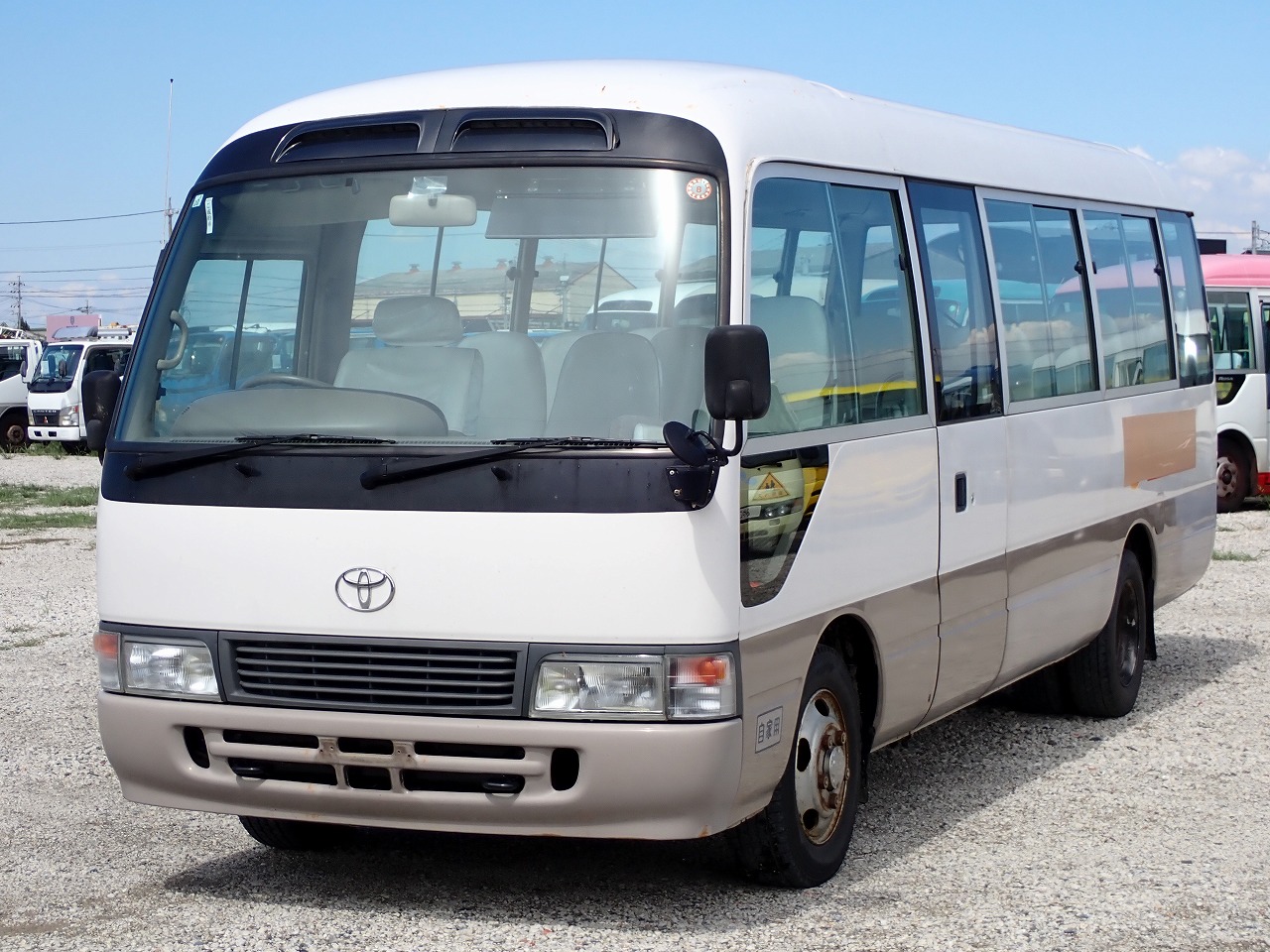 TOYOTA Coaster