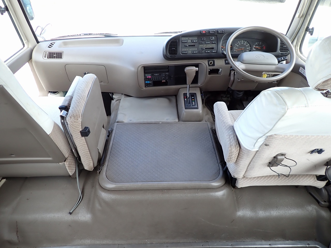 TOYOTA Coaster