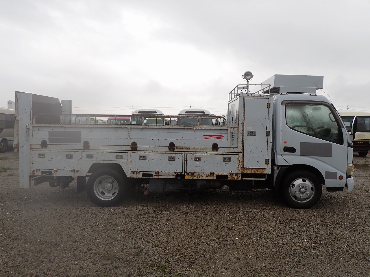 TOYOTA Dyna Truck