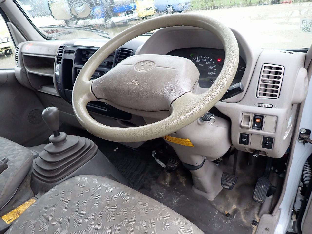 TOYOTA Dyna Truck