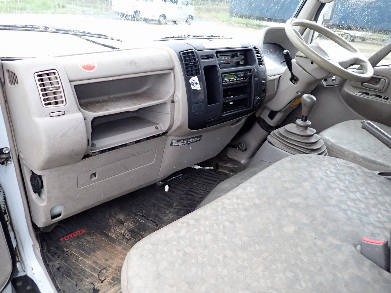 TOYOTA Dyna Truck