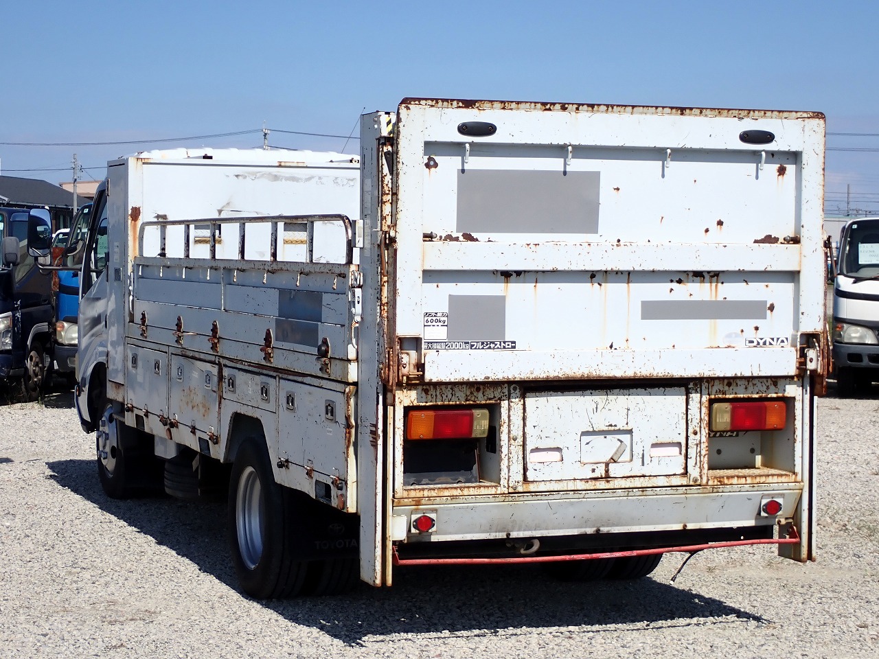 TOYOTA Dyna Truck