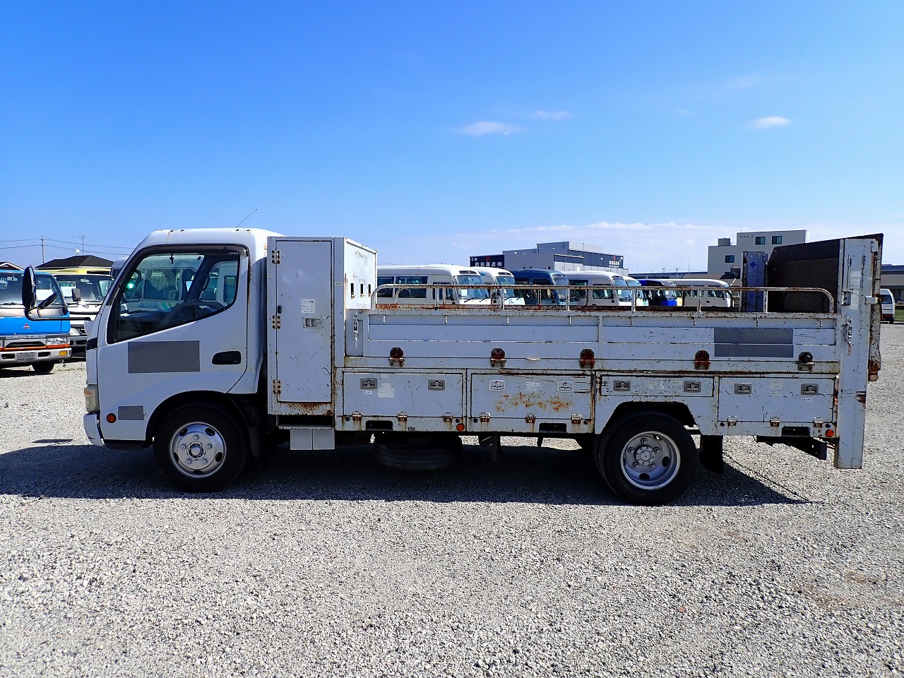 TOYOTA Dyna Truck