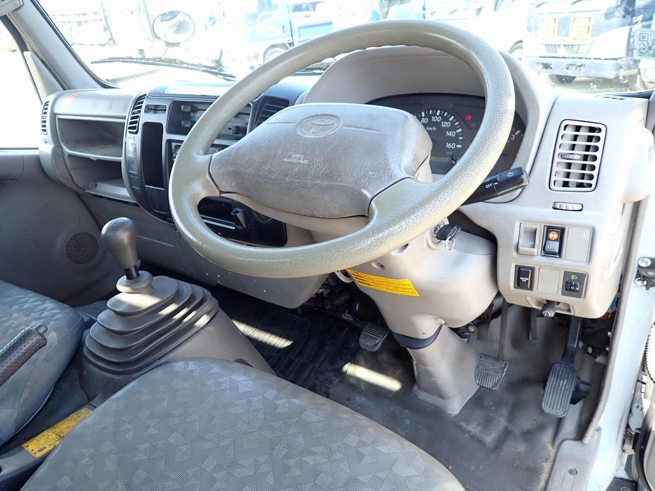 TOYOTA Dyna Truck