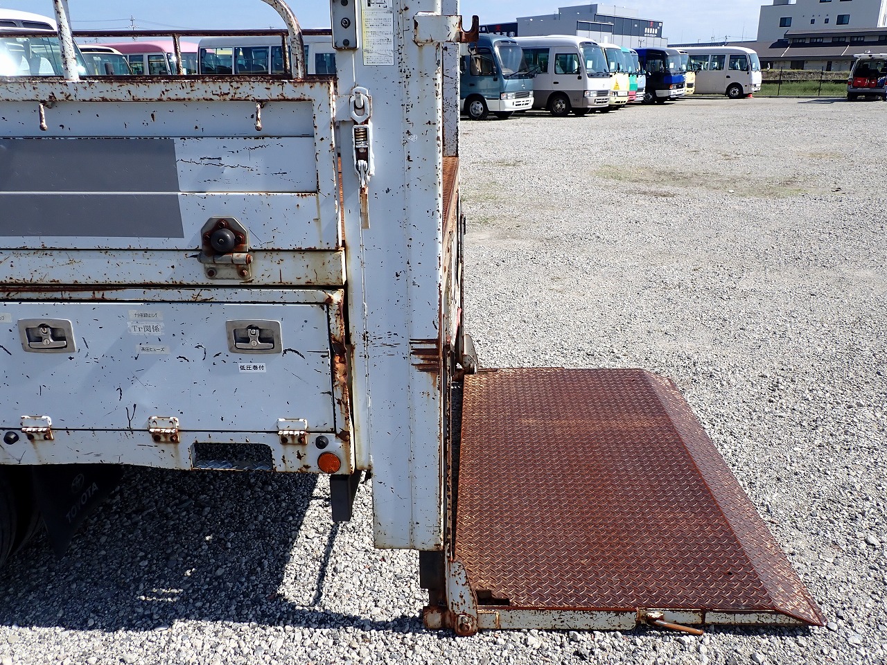 TOYOTA Dyna Truck