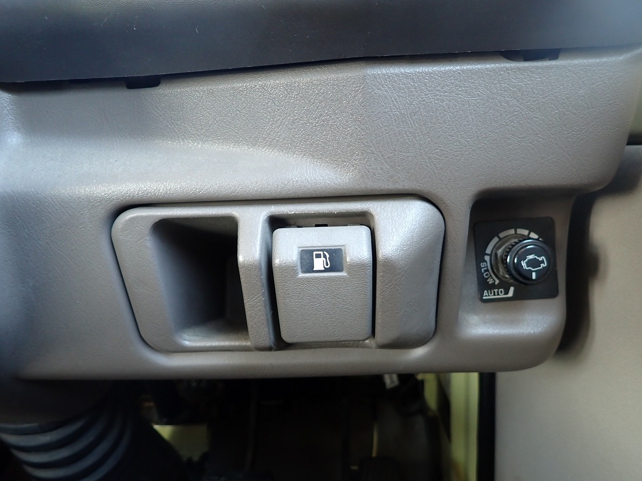 MITSUBISHI Rosa