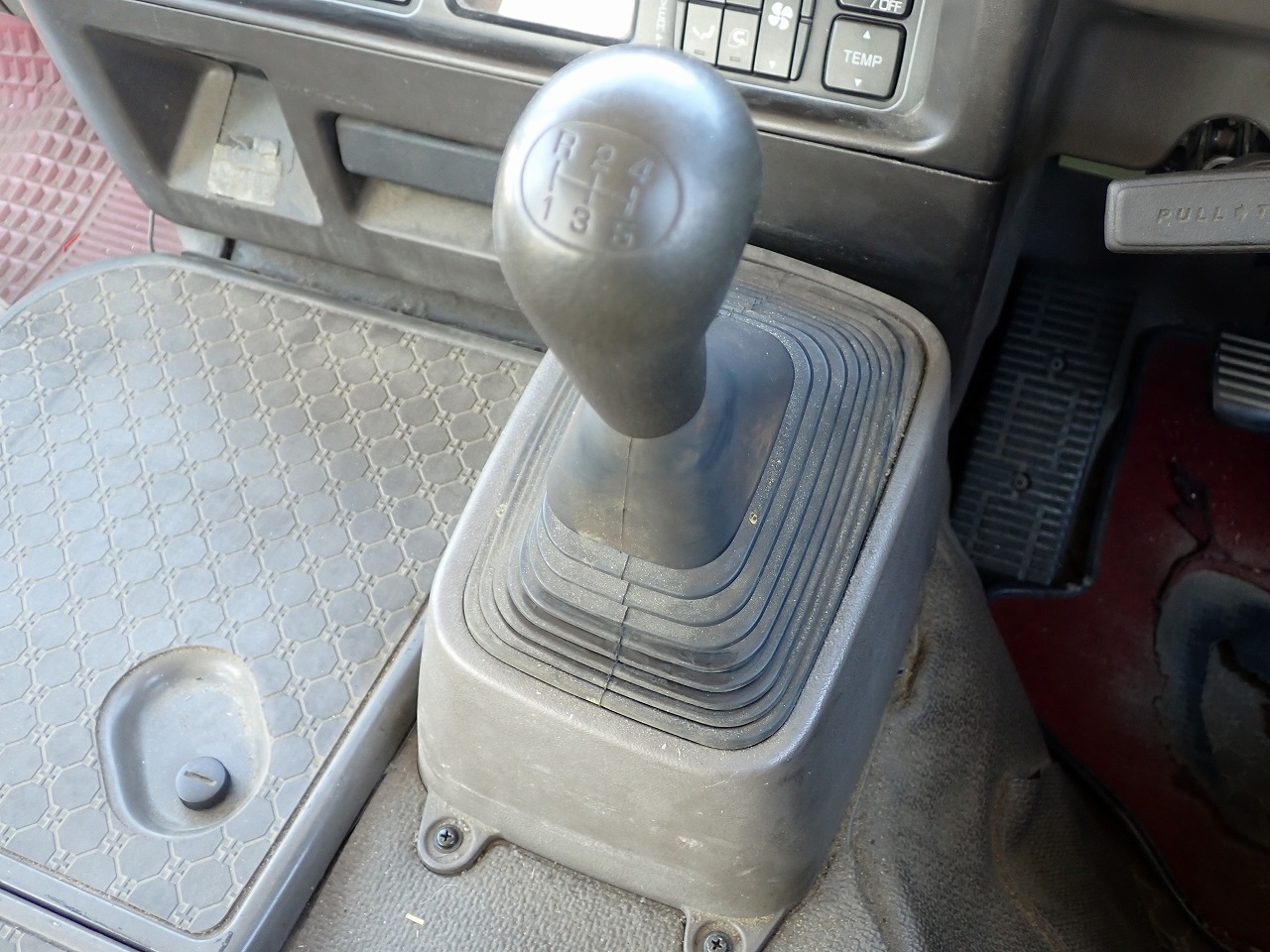 MITSUBISHI Rosa