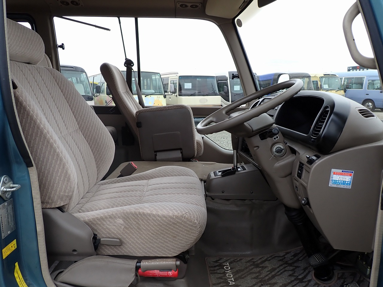TOYOTA Coaster