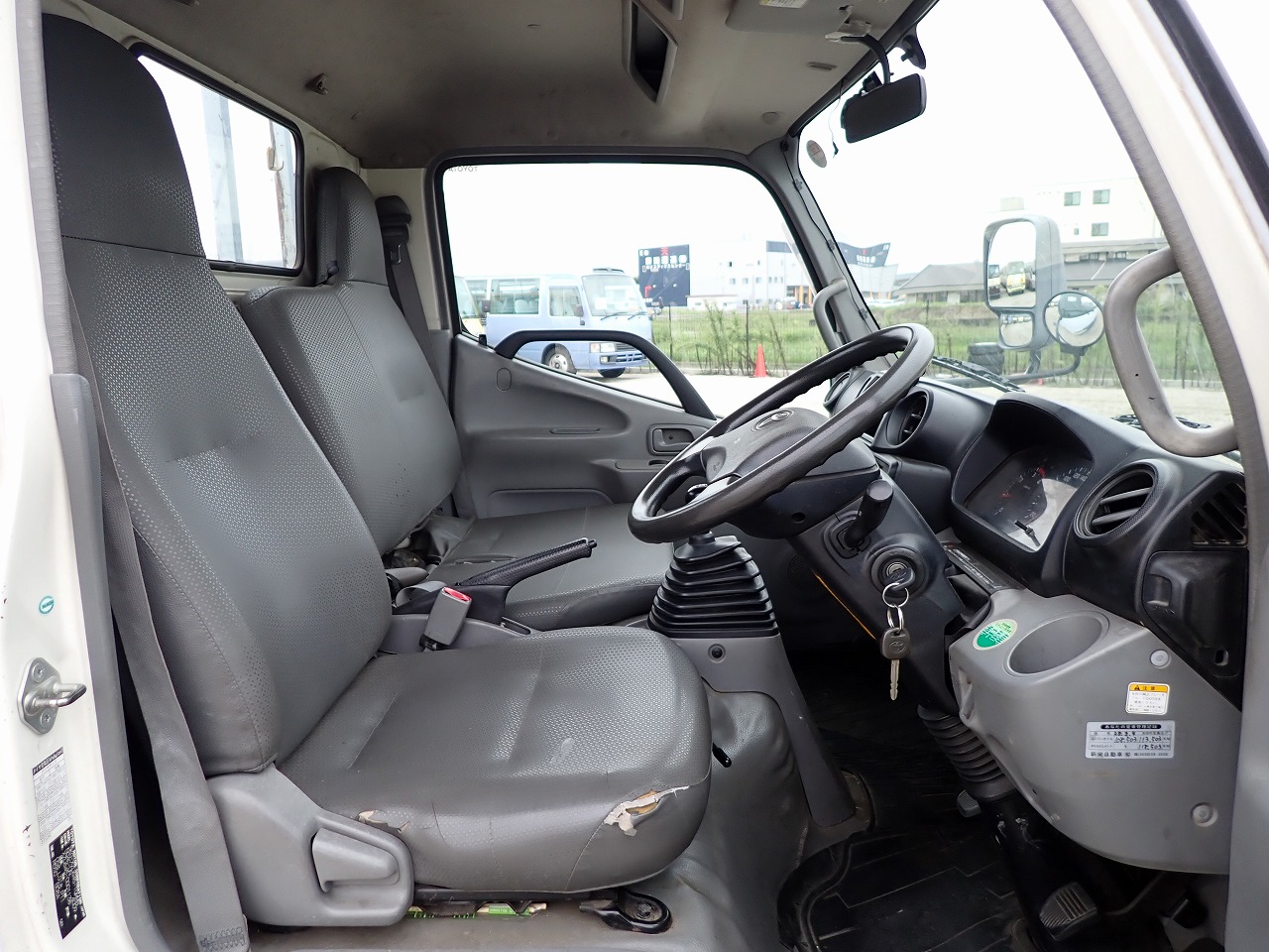 TOYOTA Dyna Truck