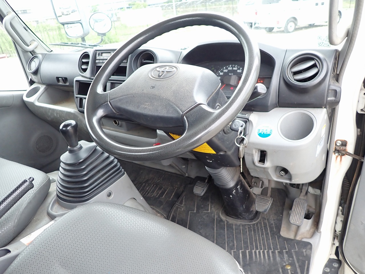 TOYOTA Dyna Truck