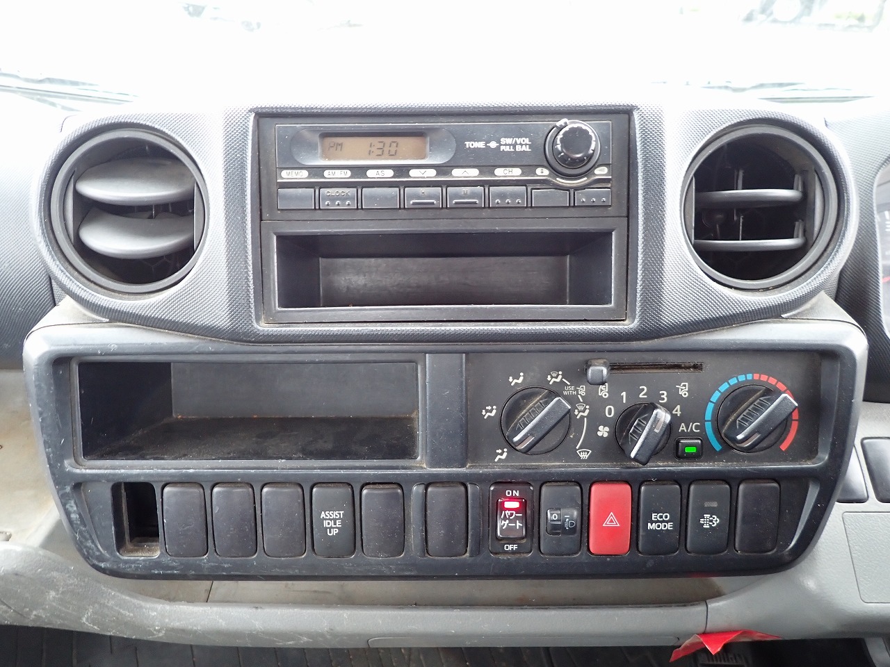 TOYOTA Dyna Truck