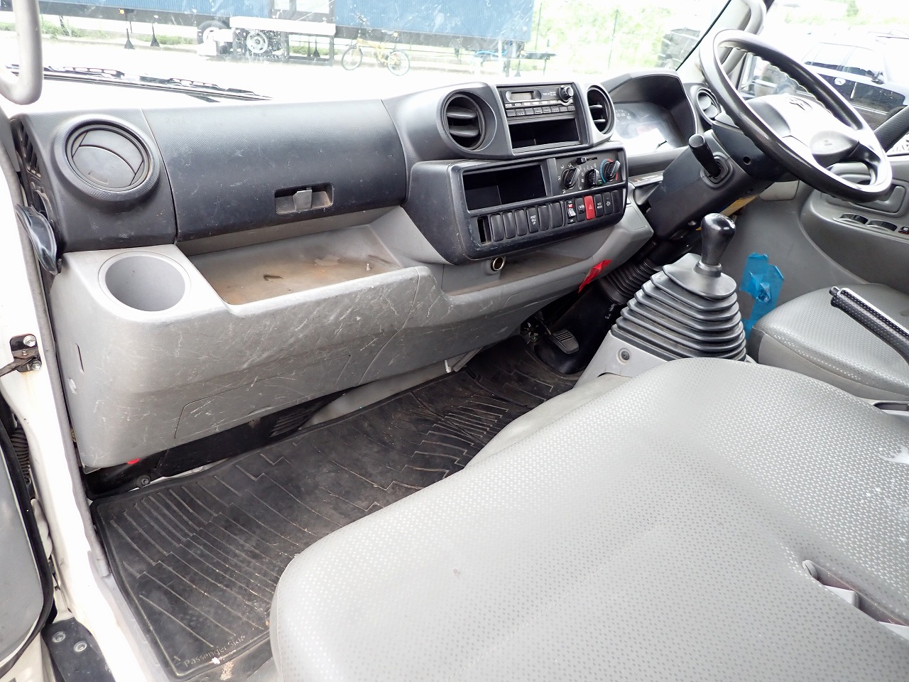 TOYOTA Dyna Truck