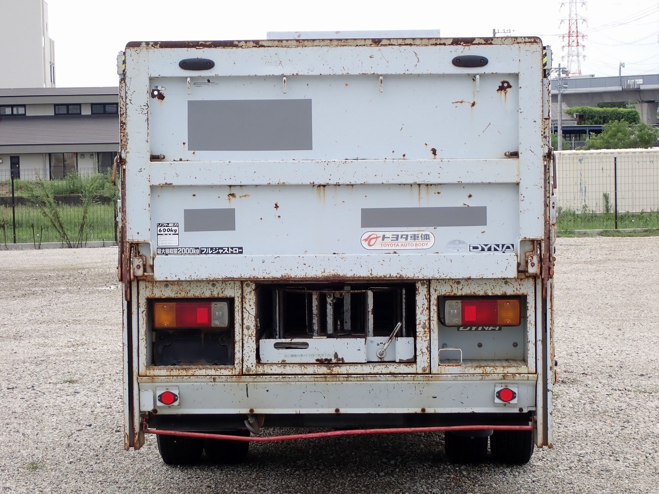 TOYOTA Dyna Truck