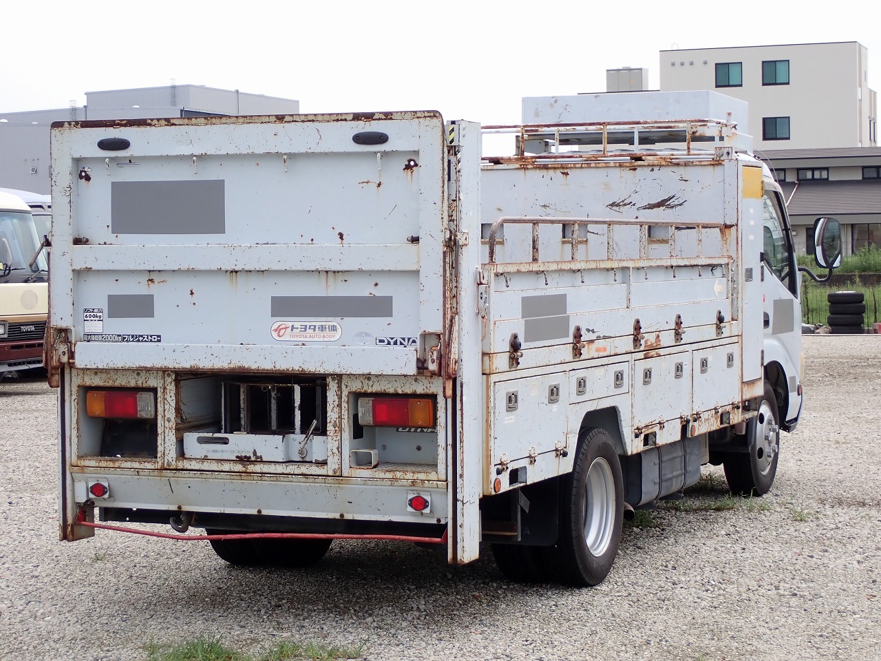 TOYOTA Dyna Truck