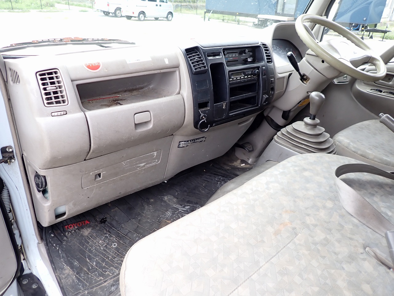 TOYOTA Dyna Truck