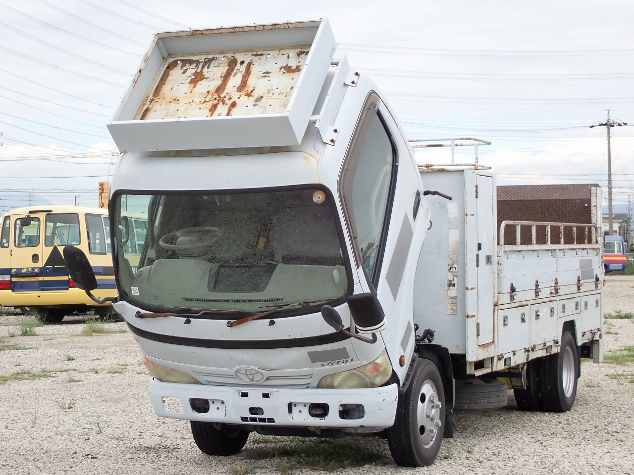 TOYOTA Dyna Truck