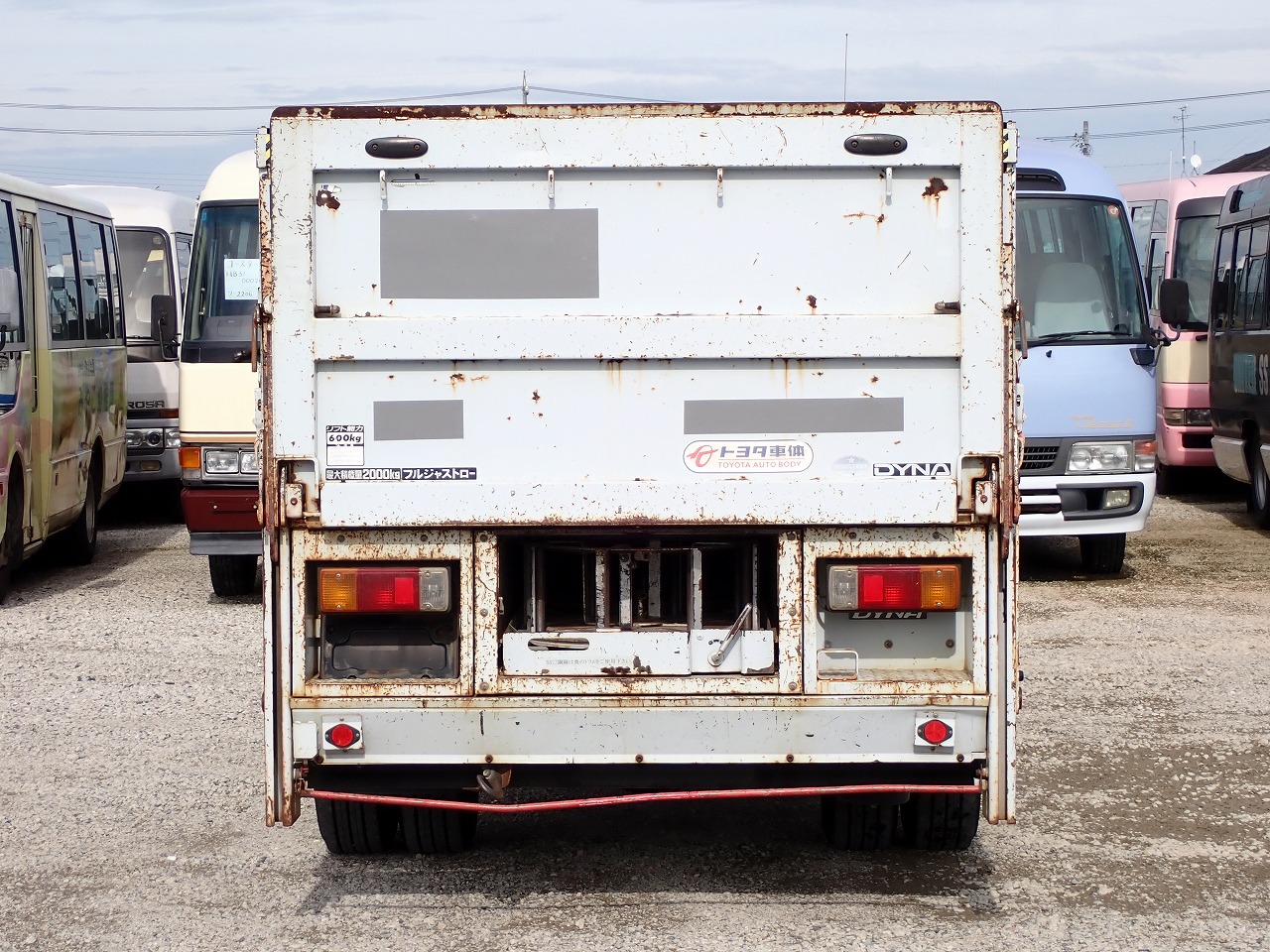 TOYOTA Dyna Truck
