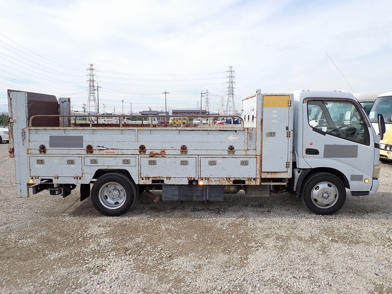 TOYOTA Dyna Truck