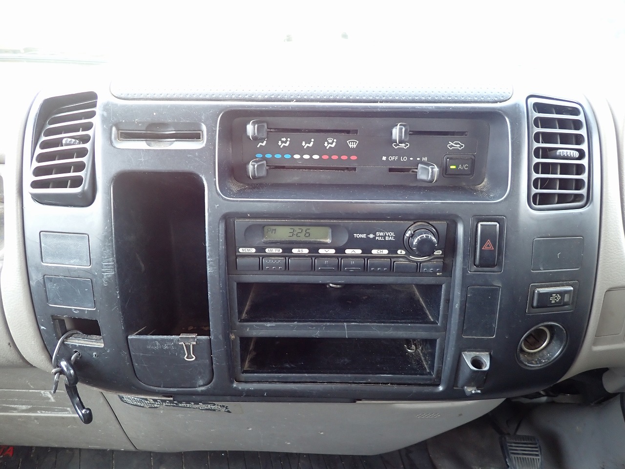 TOYOTA Dyna Truck