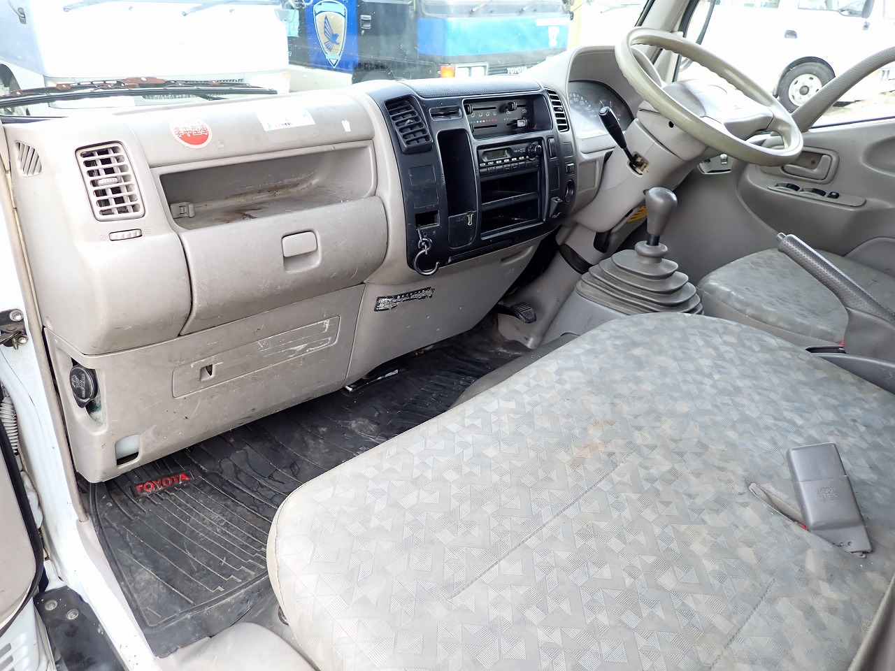 TOYOTA Dyna Truck