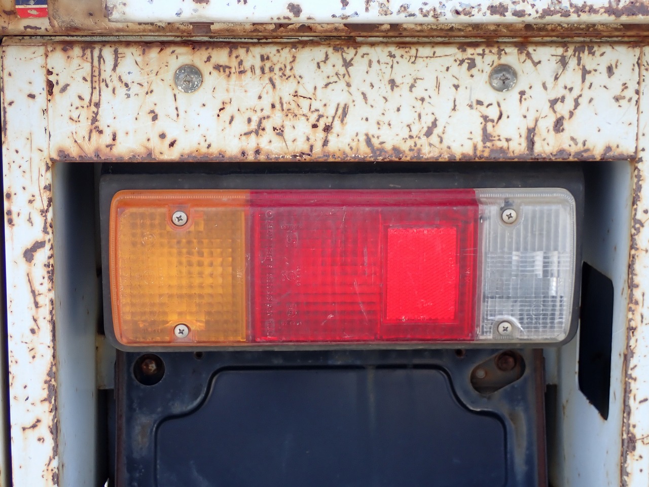 TOYOTA Dyna Truck