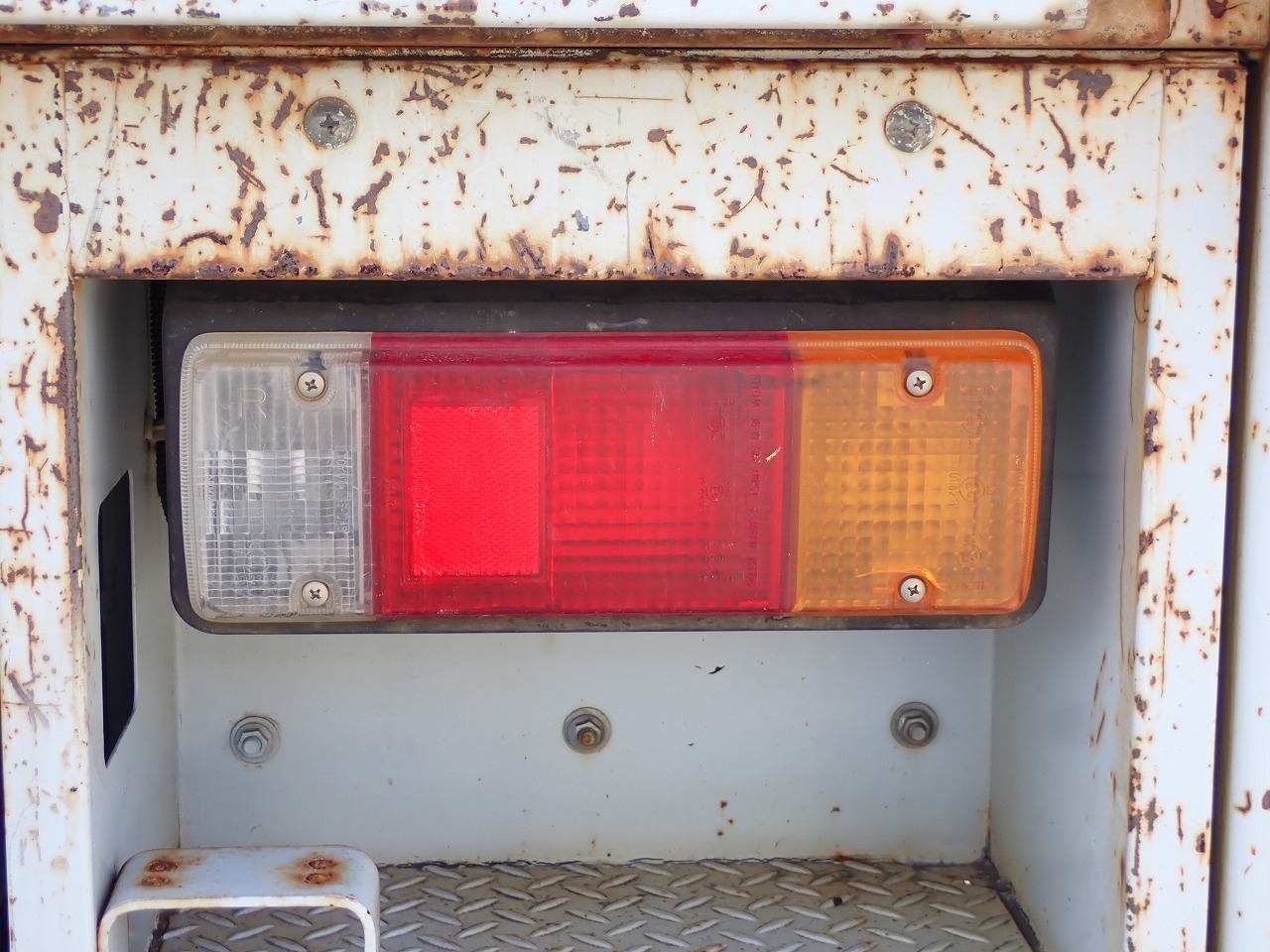 TOYOTA Dyna Truck