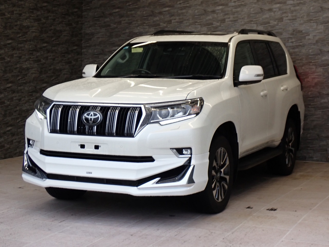TOYOTA Land Cruiser Prado