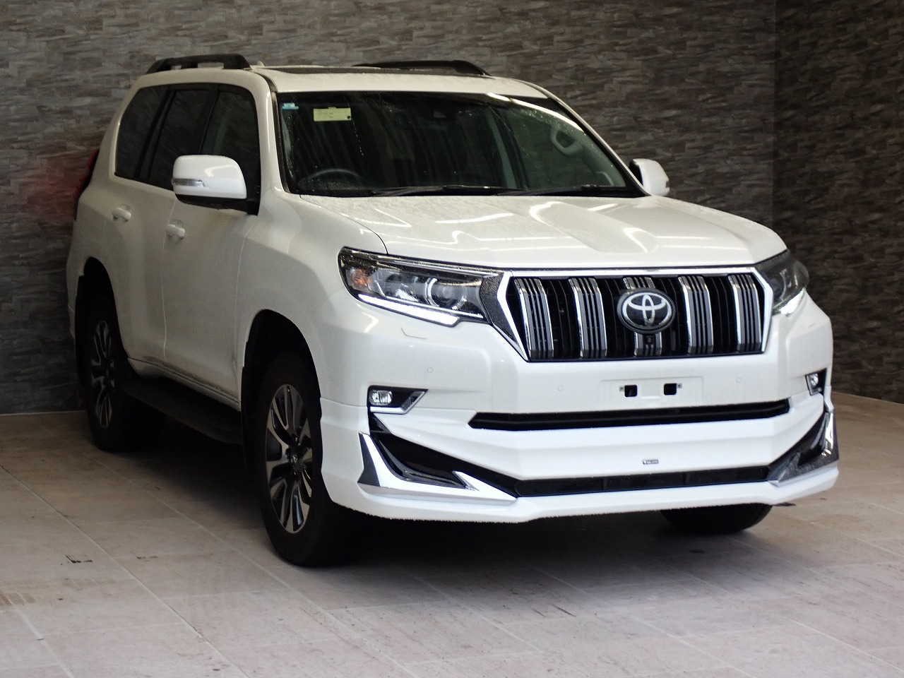 TOYOTA Land Cruiser Prado