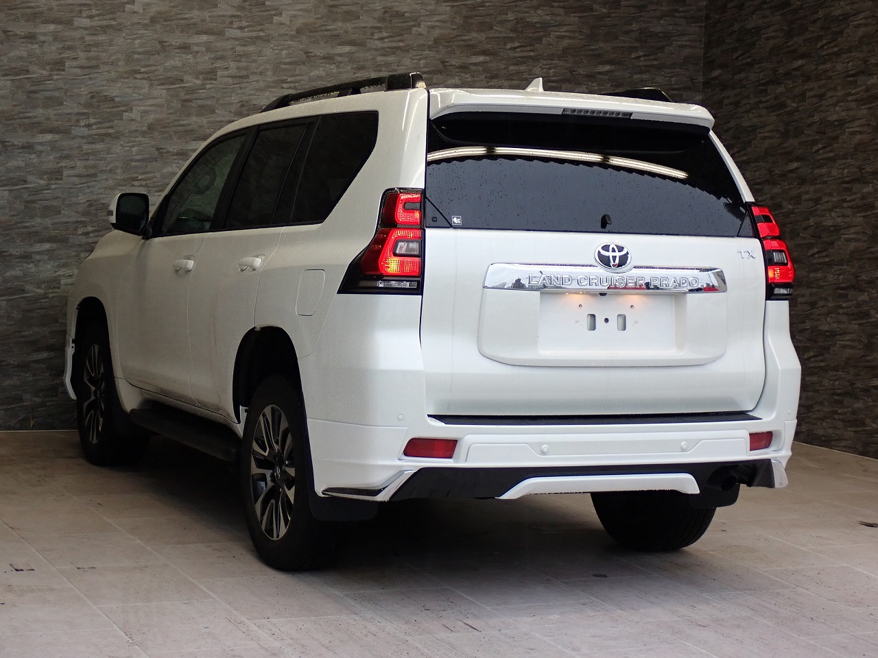 TOYOTA Land Cruiser Prado
