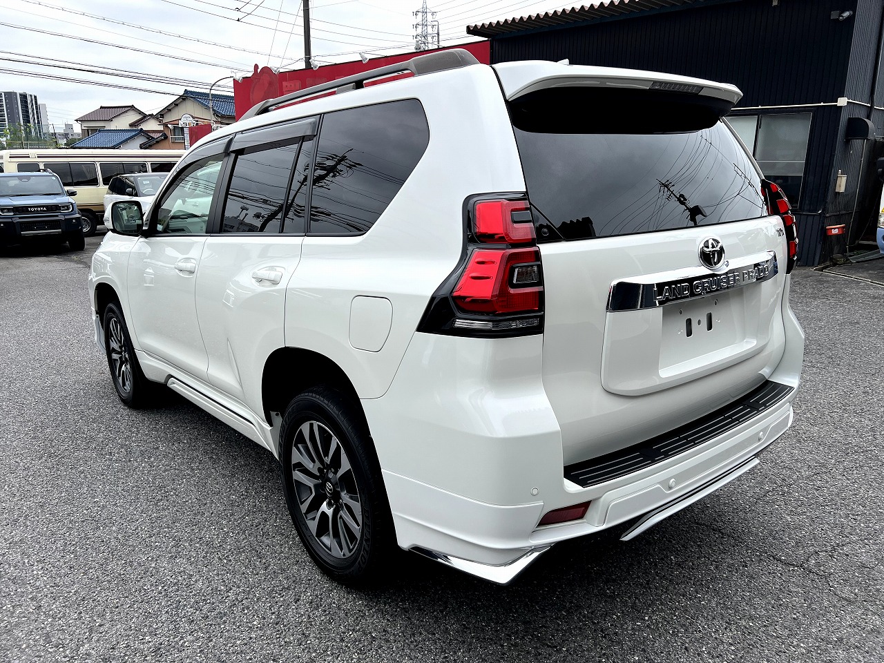 TOYOTA Land Cruiser Prado