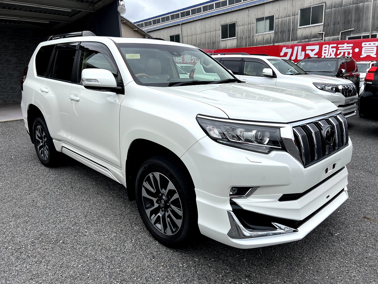 TOYOTA Land Cruiser Prado