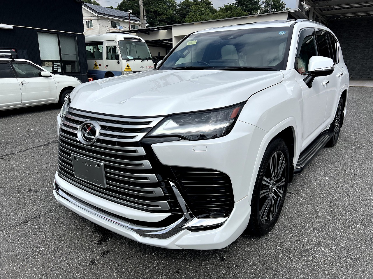LEXUS LX 600