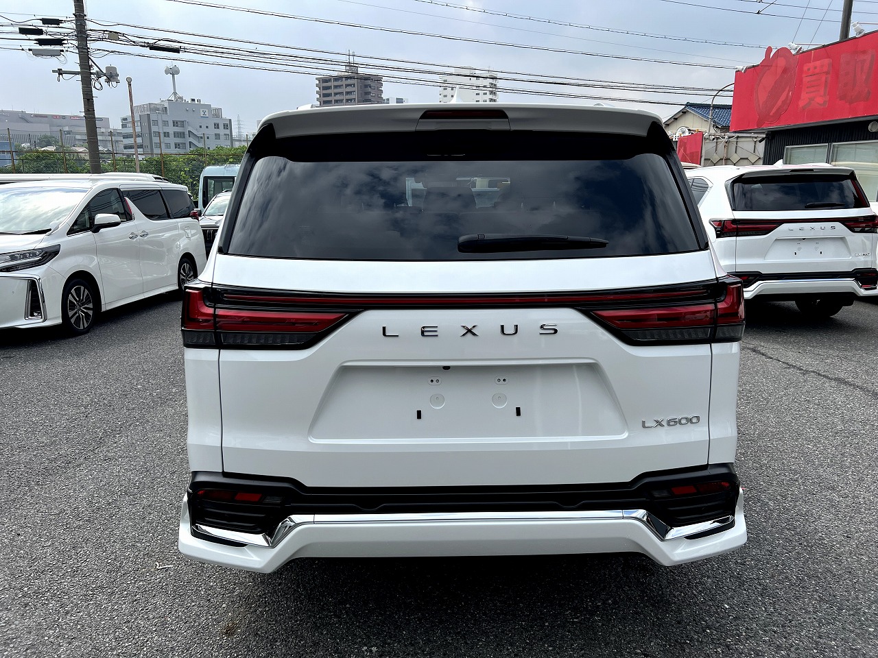 LEXUS LX 600