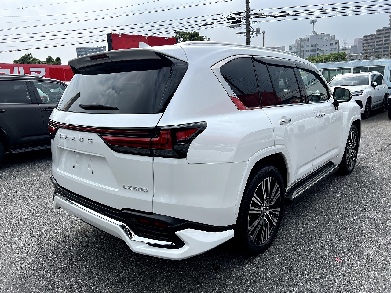 LEXUS LX 600