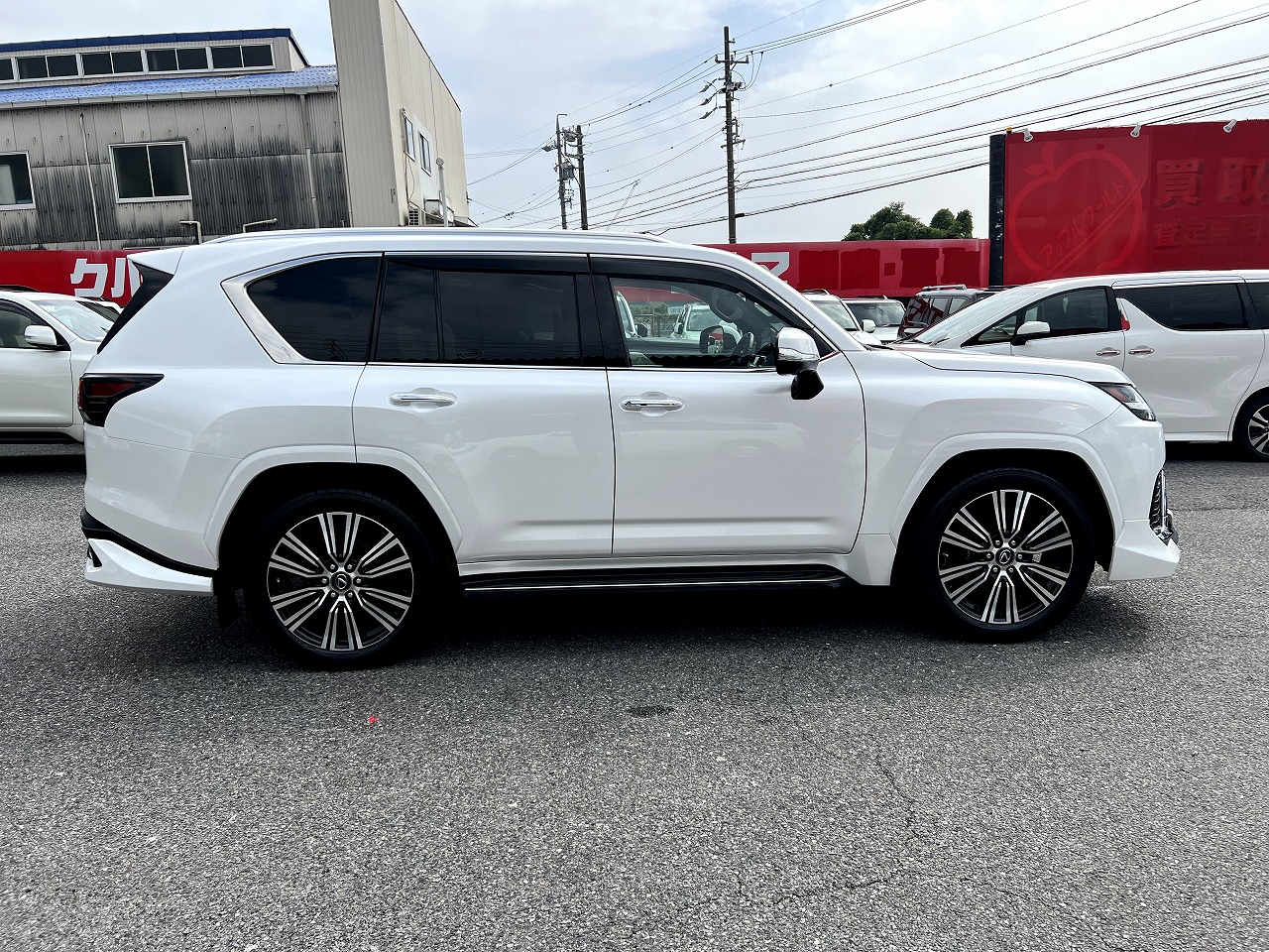 LEXUS LX 600