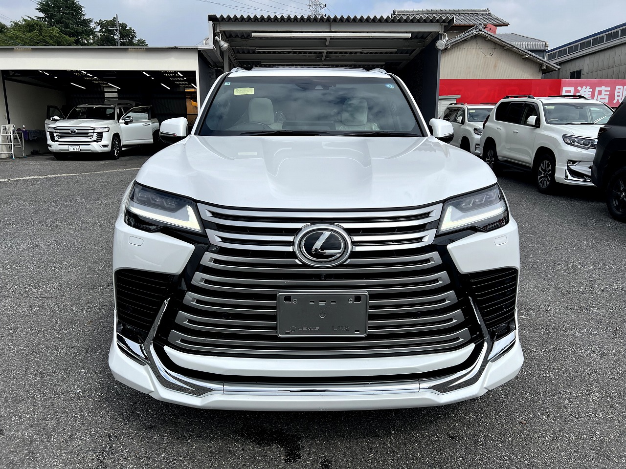 LEXUS LX 600