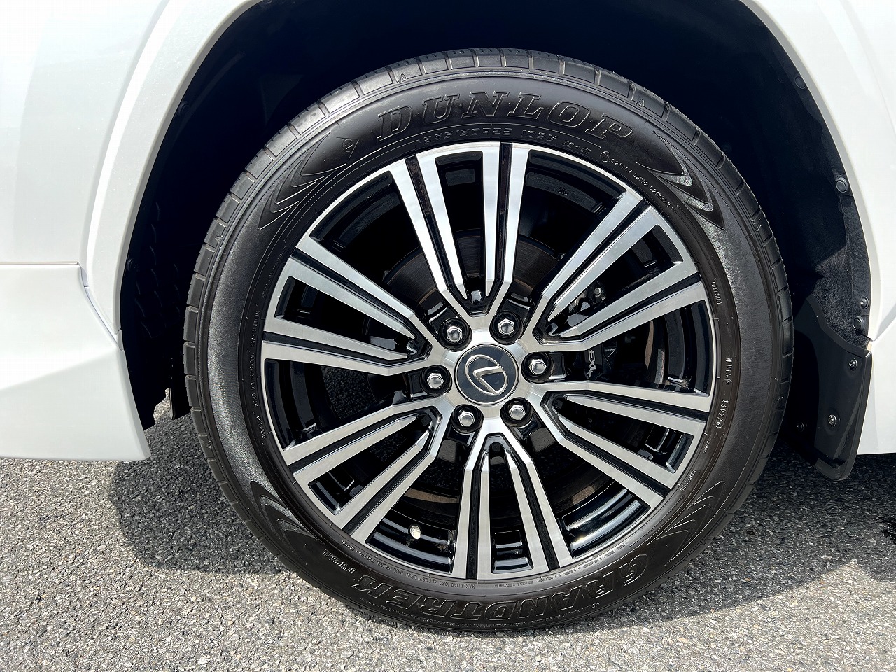 LEXUS LX 600