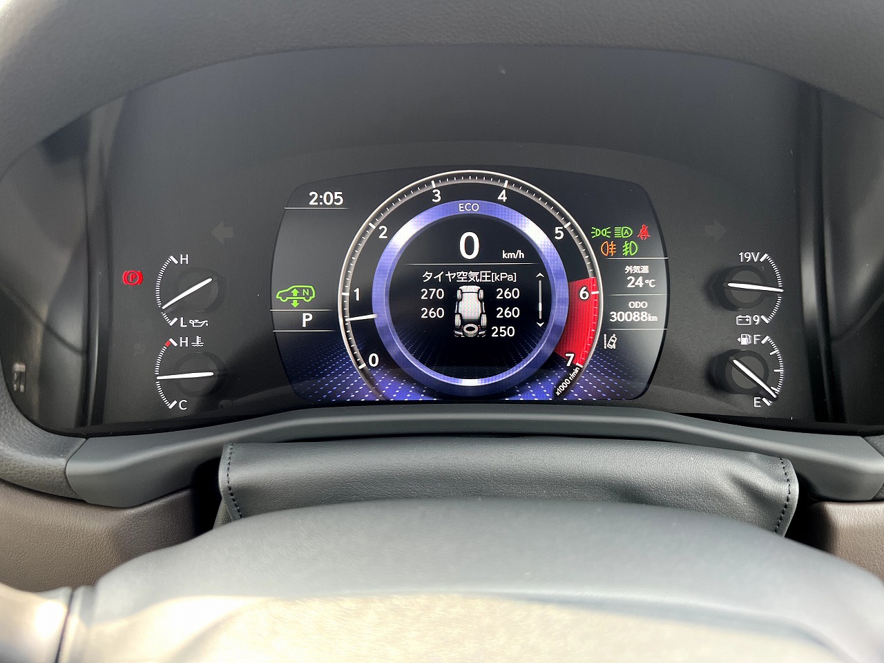 LEXUS LX 600